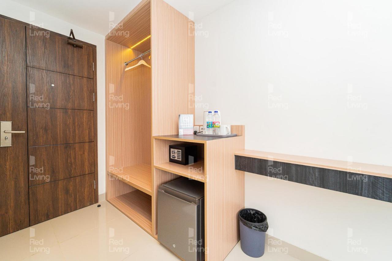 Redliving Apartemen Premium Exclusive Seturan 요그야카르타 외부 사진