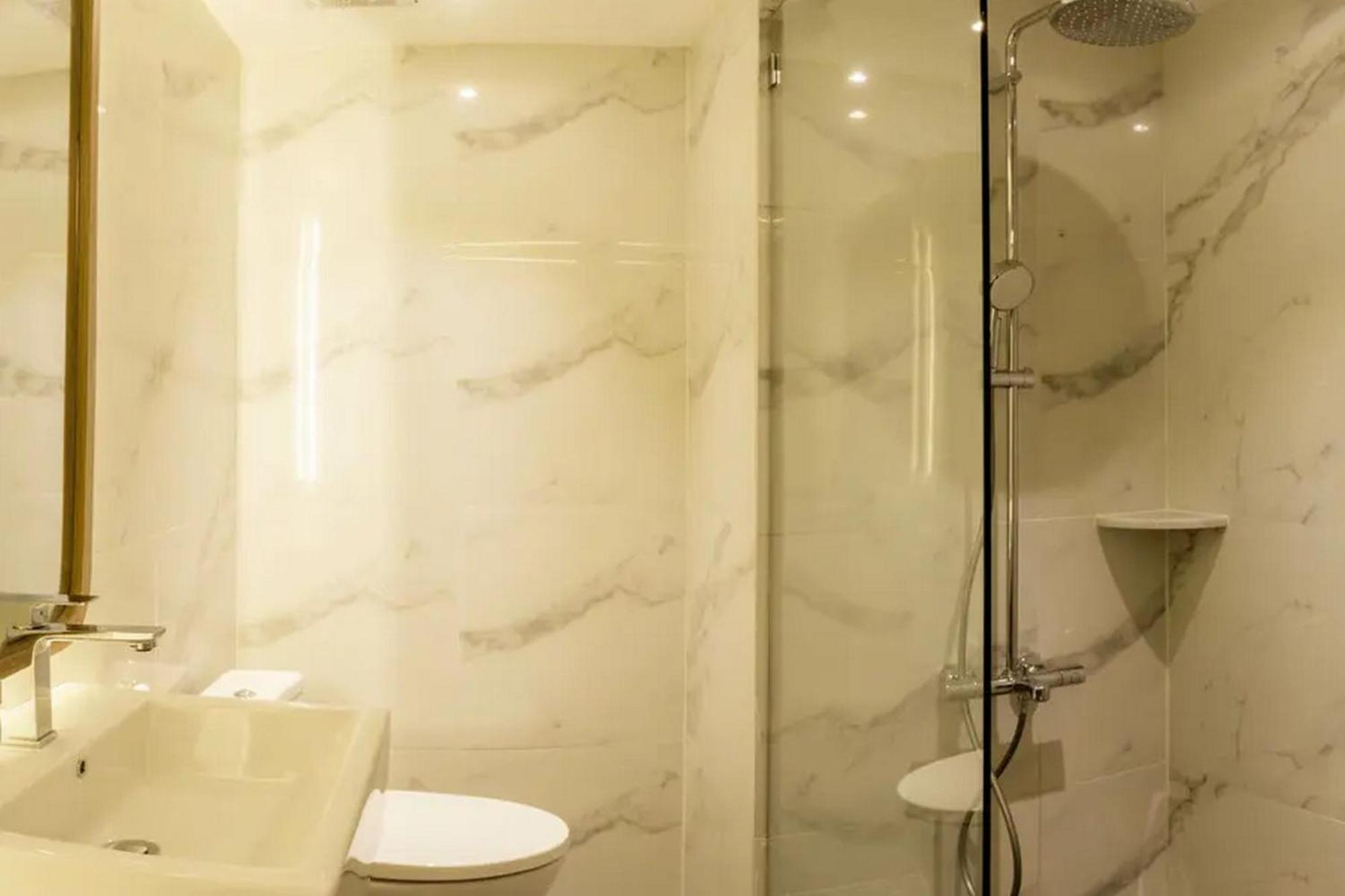 Redliving Apartemen Premium Exclusive Seturan 요그야카르타 외부 사진